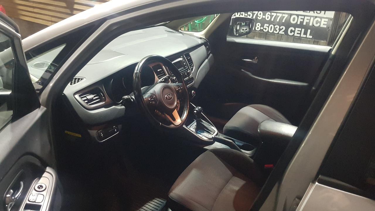 2014 Kia Rondo LX - Photo #7