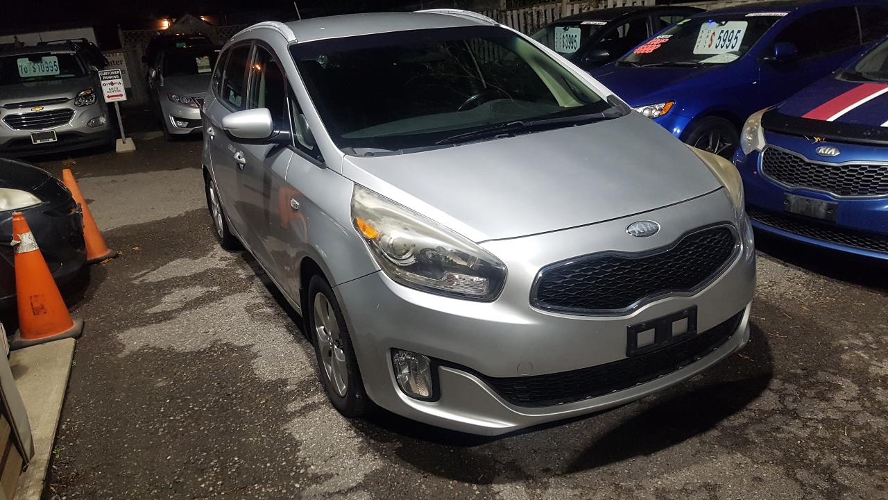 2014 Kia Rondo LX Photo2