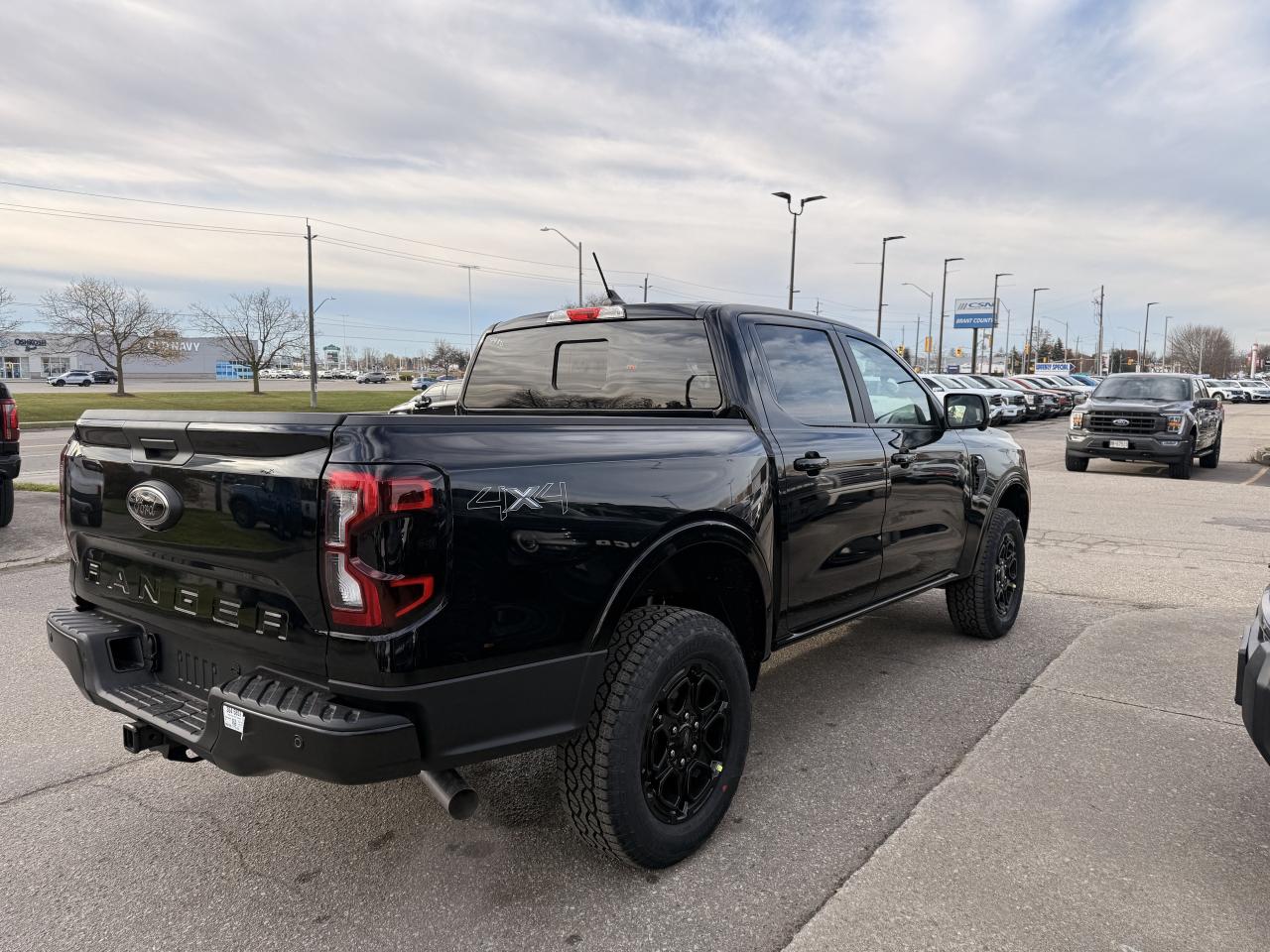 2025 Ford Ranger Lariat Photo4