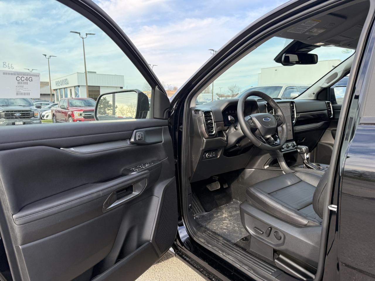 2025 Ford Ranger Lariat Photo