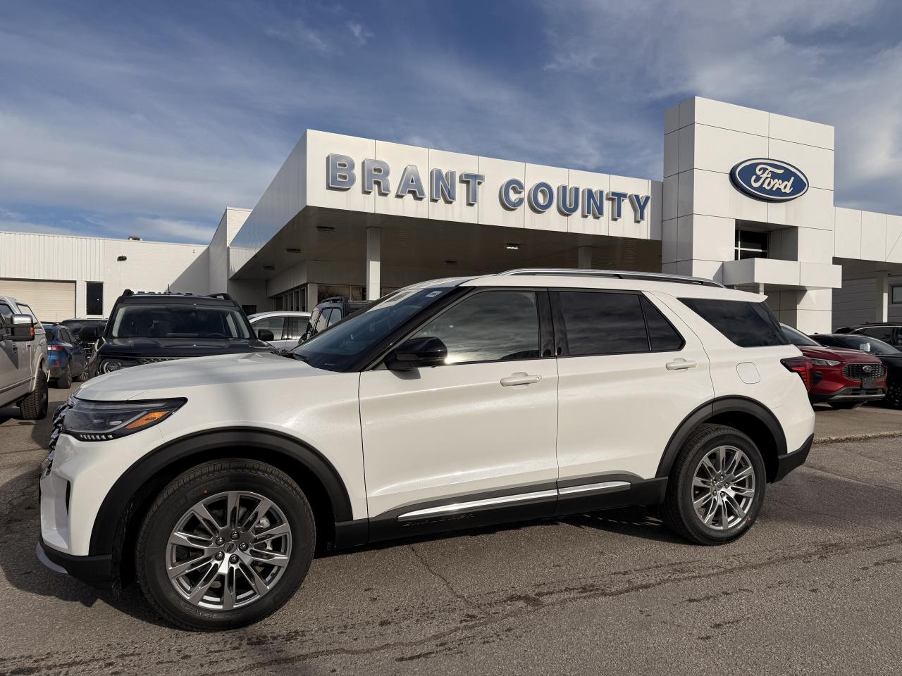 2026 Ford Explorer Platinum Photo