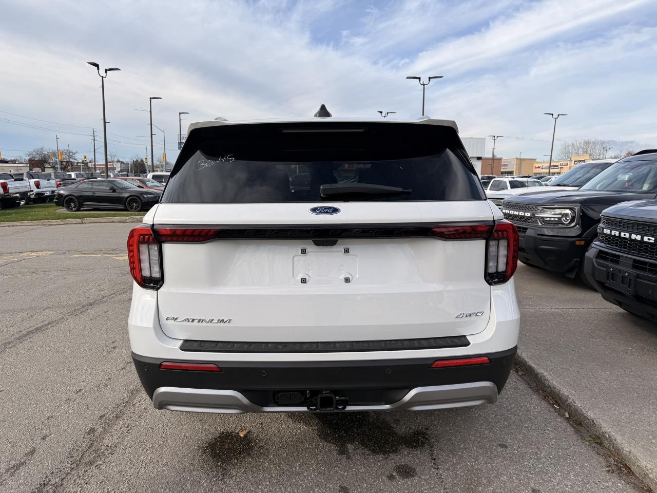 2026 Ford Explorer Platinum Photo