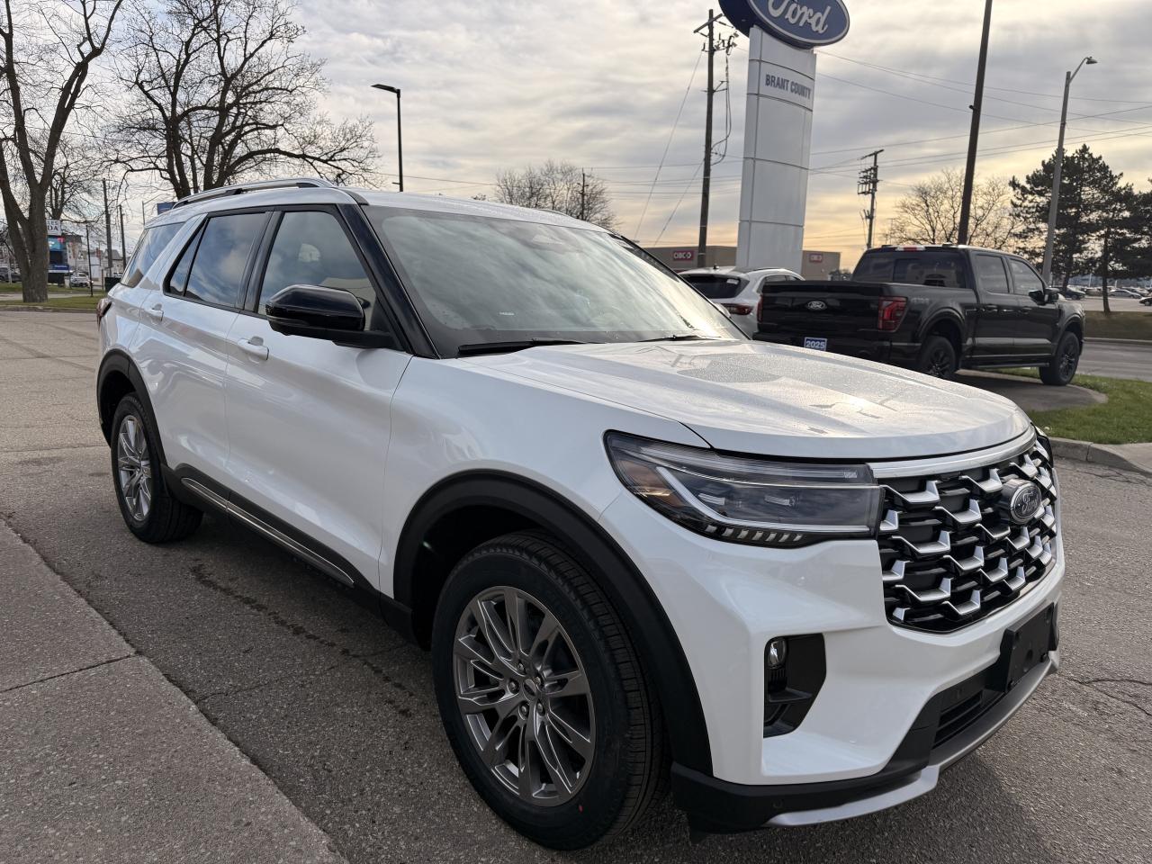 2026 Ford Explorer Platinum Photo