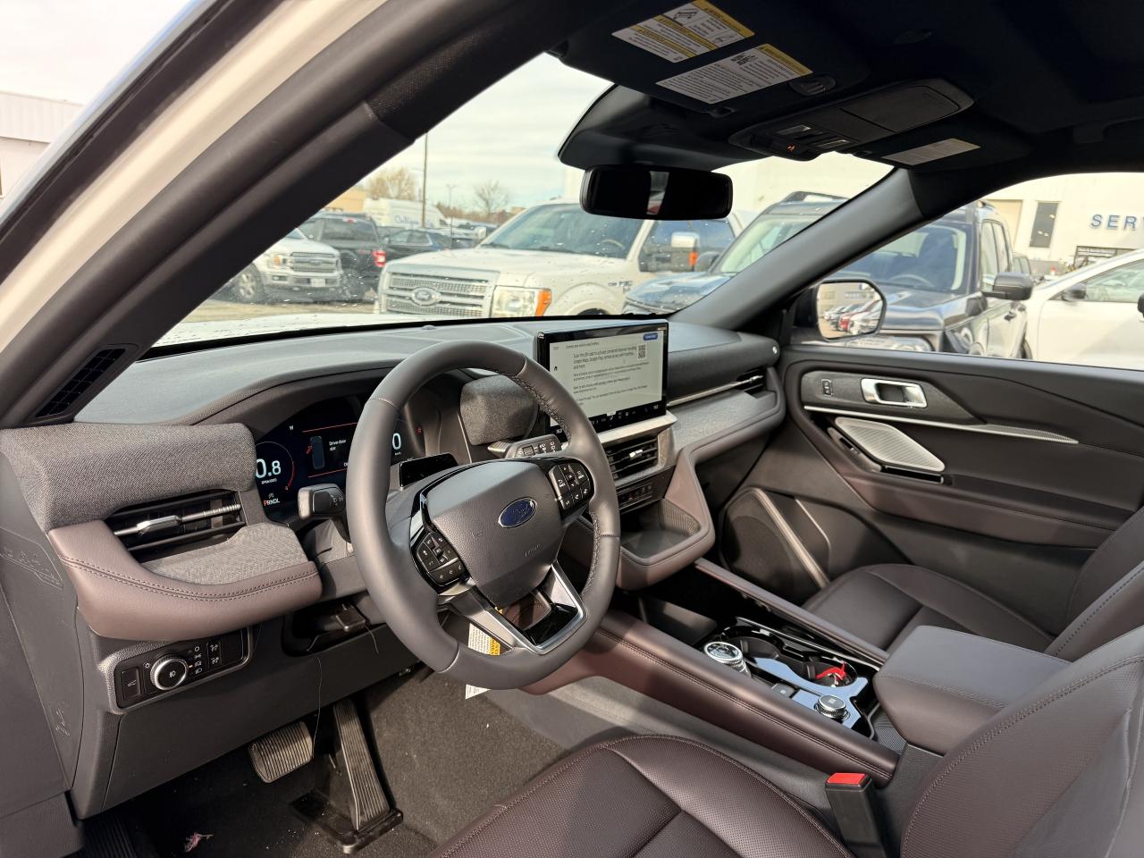 2026 Ford Explorer Platinum Photo