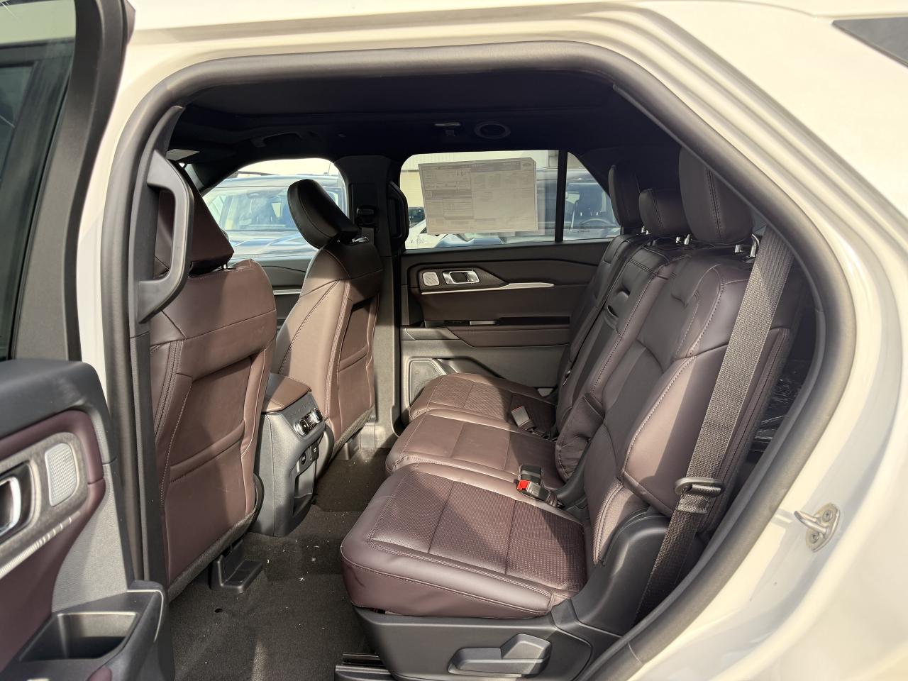 2026 Ford Explorer Platinum Photo