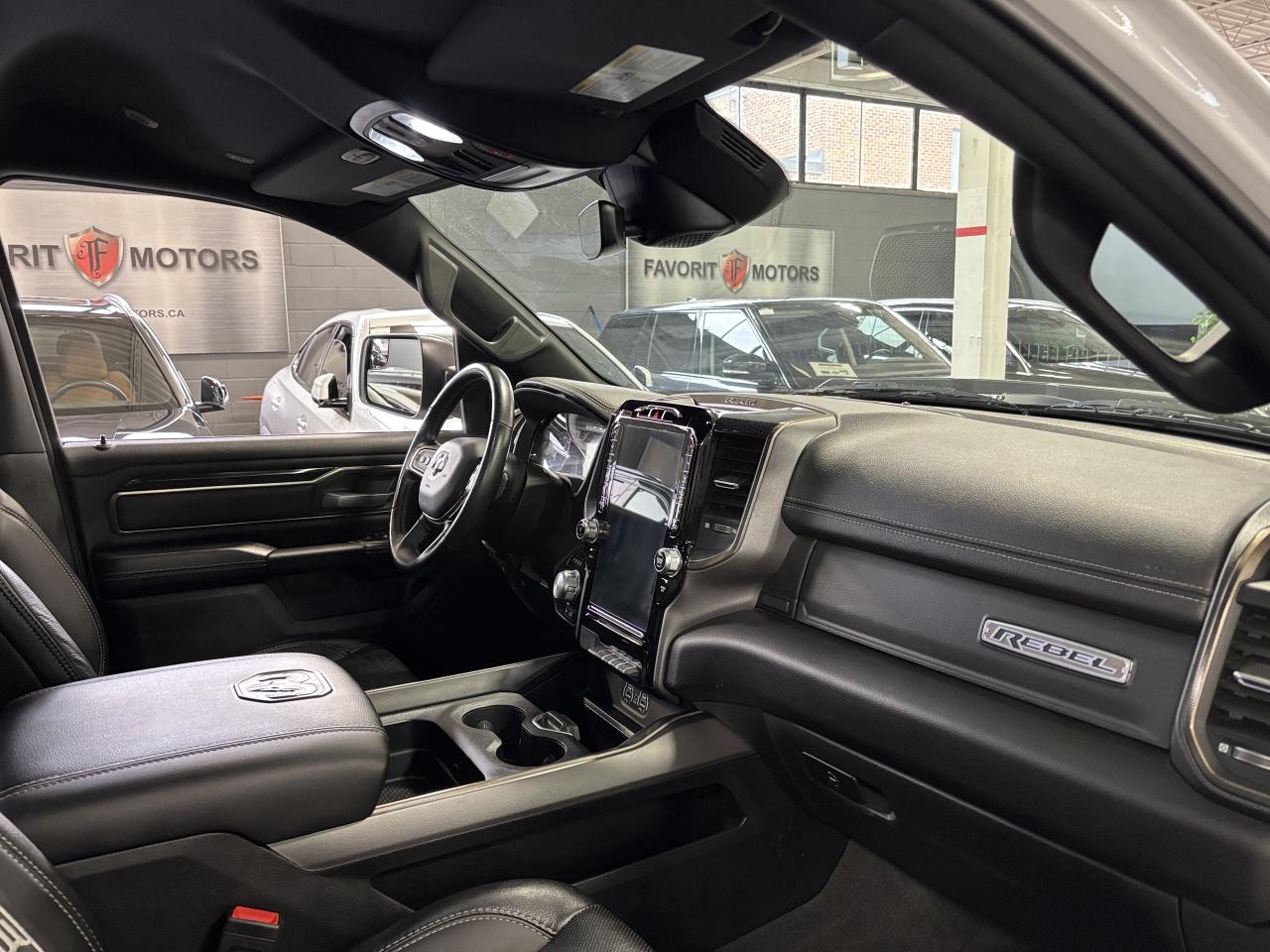 2022 RAM 1500 Rebel|V8HEMI|4X4|CREW|NAV|ALPINE|LEATHER|ANTITHEFT Photo