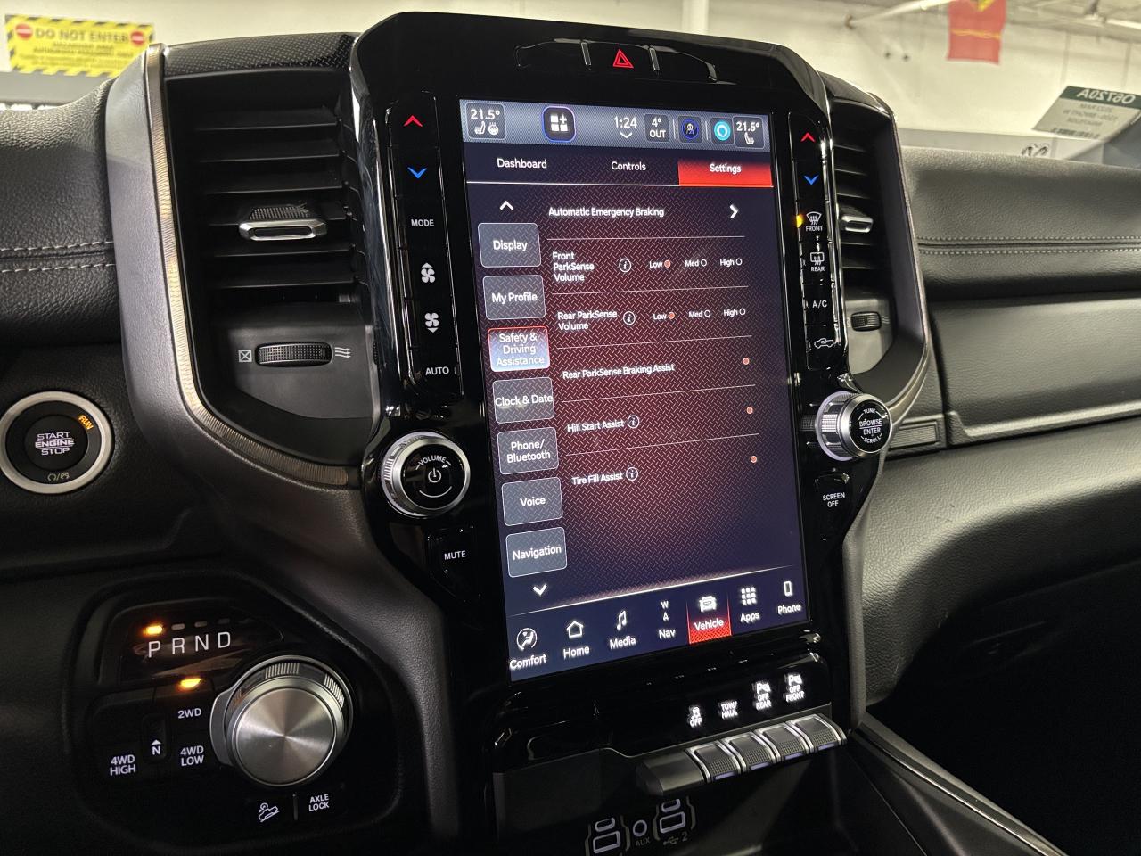 2022 RAM 1500 Rebel|V8HEMI|4X4|CREW|NAV|ALPINE|LEATHER|ANTITHEFT Photo