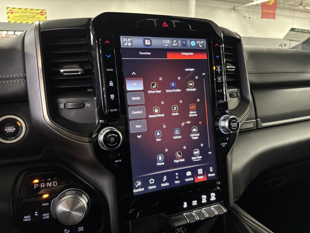 2022 RAM 1500 Rebel|V8HEMI|4X4|CREW|NAV|ALPINE|LEATHER|ANTITHEFT Photo