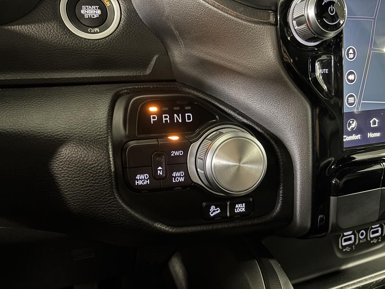 2022 RAM 1500 Rebel|V8HEMI|4X4|CREW|NAV|ALPINE|LEATHER|ANTITHEFT Photo