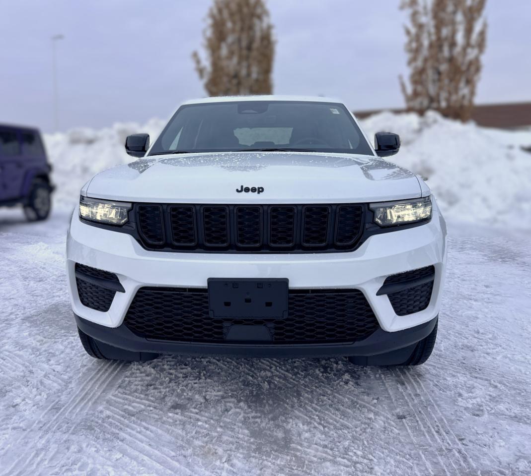 2025 Jeep Grand Cherokee ALTITUDE 4X4 Photo