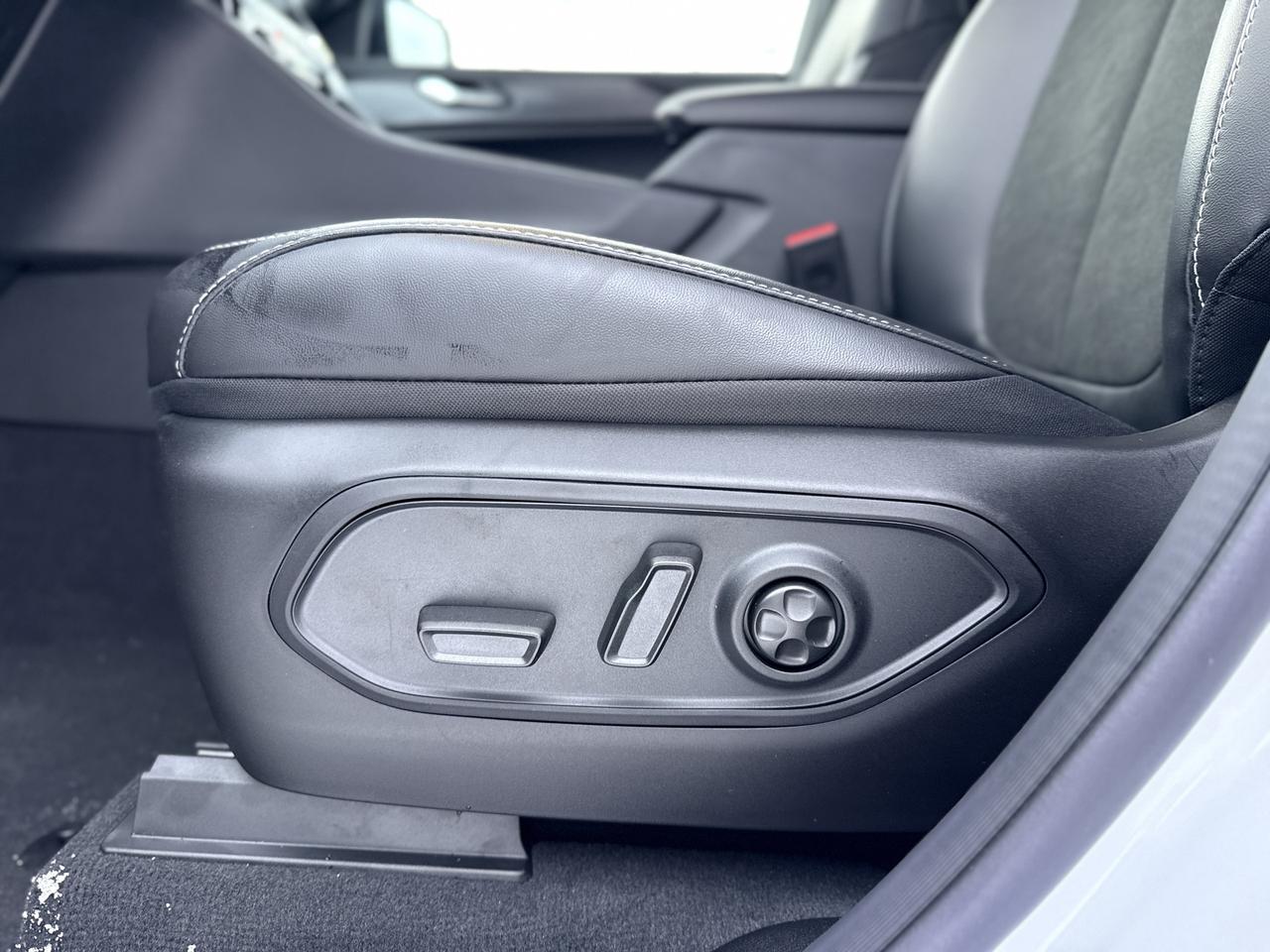 2025 Jeep Grand Cherokee ALTITUDE 4X4 Photo