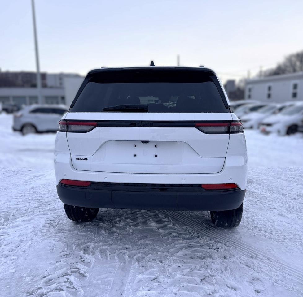 2025 Jeep Grand Cherokee ALTITUDE 4X4 Photo