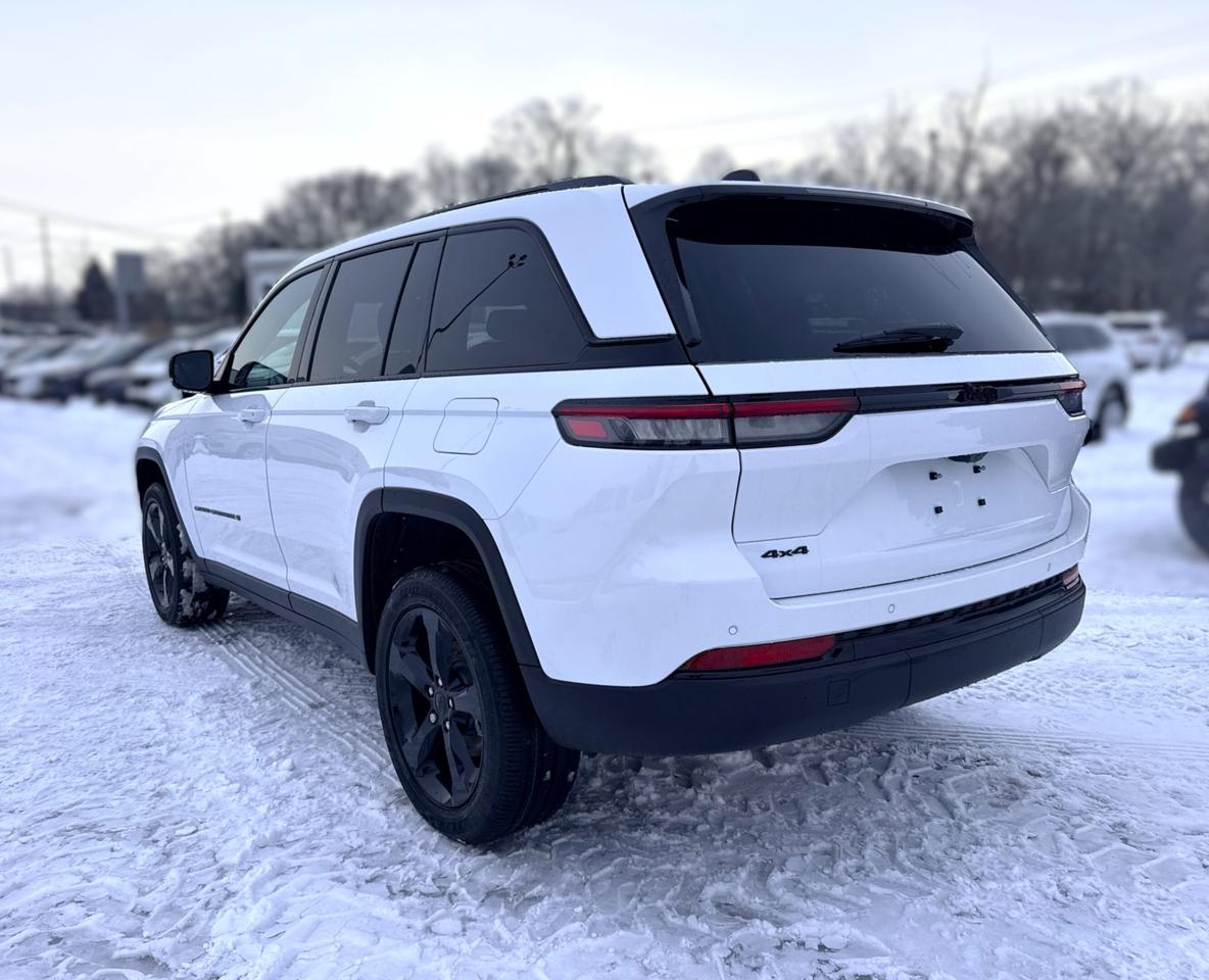 2025 Jeep Grand Cherokee ALTITUDE 4X4 Photo