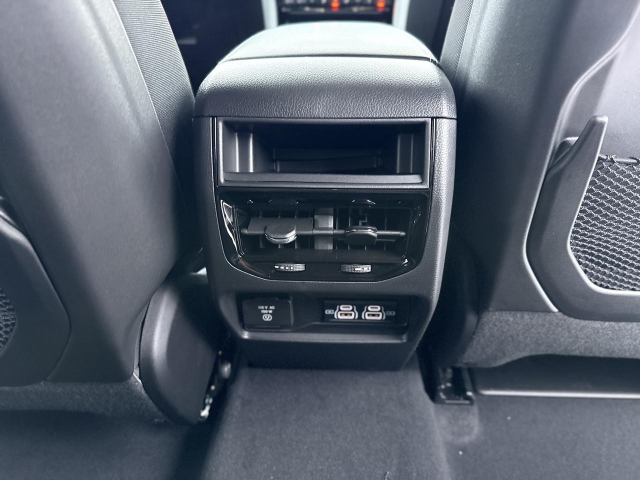 2025 Jeep Grand Cherokee ALTITUDE 4X4 Photo