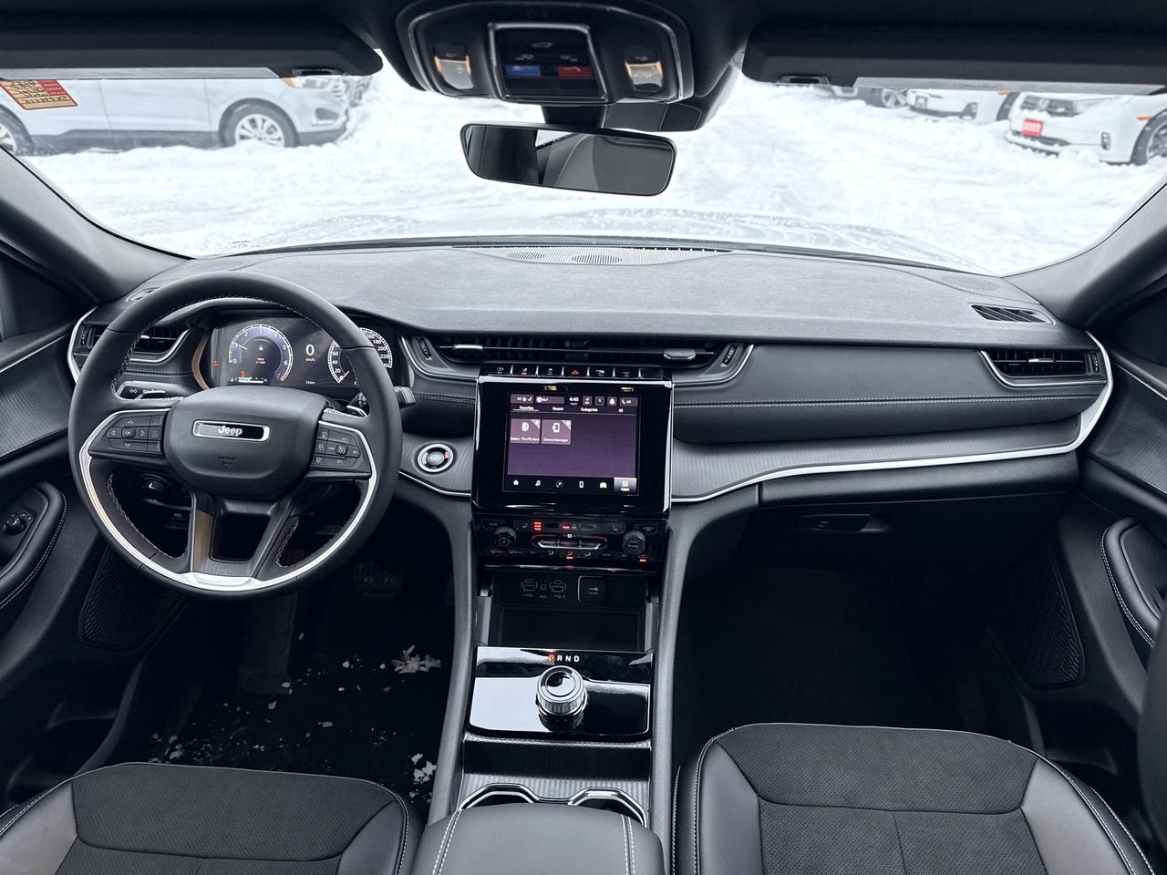 2025 Jeep Grand Cherokee ALTITUDE 4X4 Photo