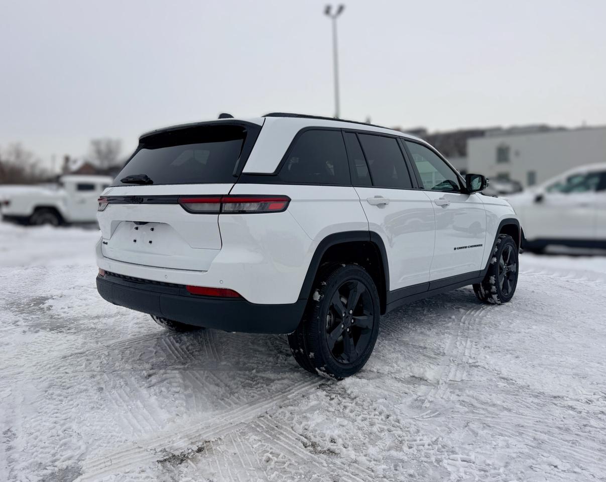 2025 Jeep Grand Cherokee ALTITUDE 4X4 Photo4