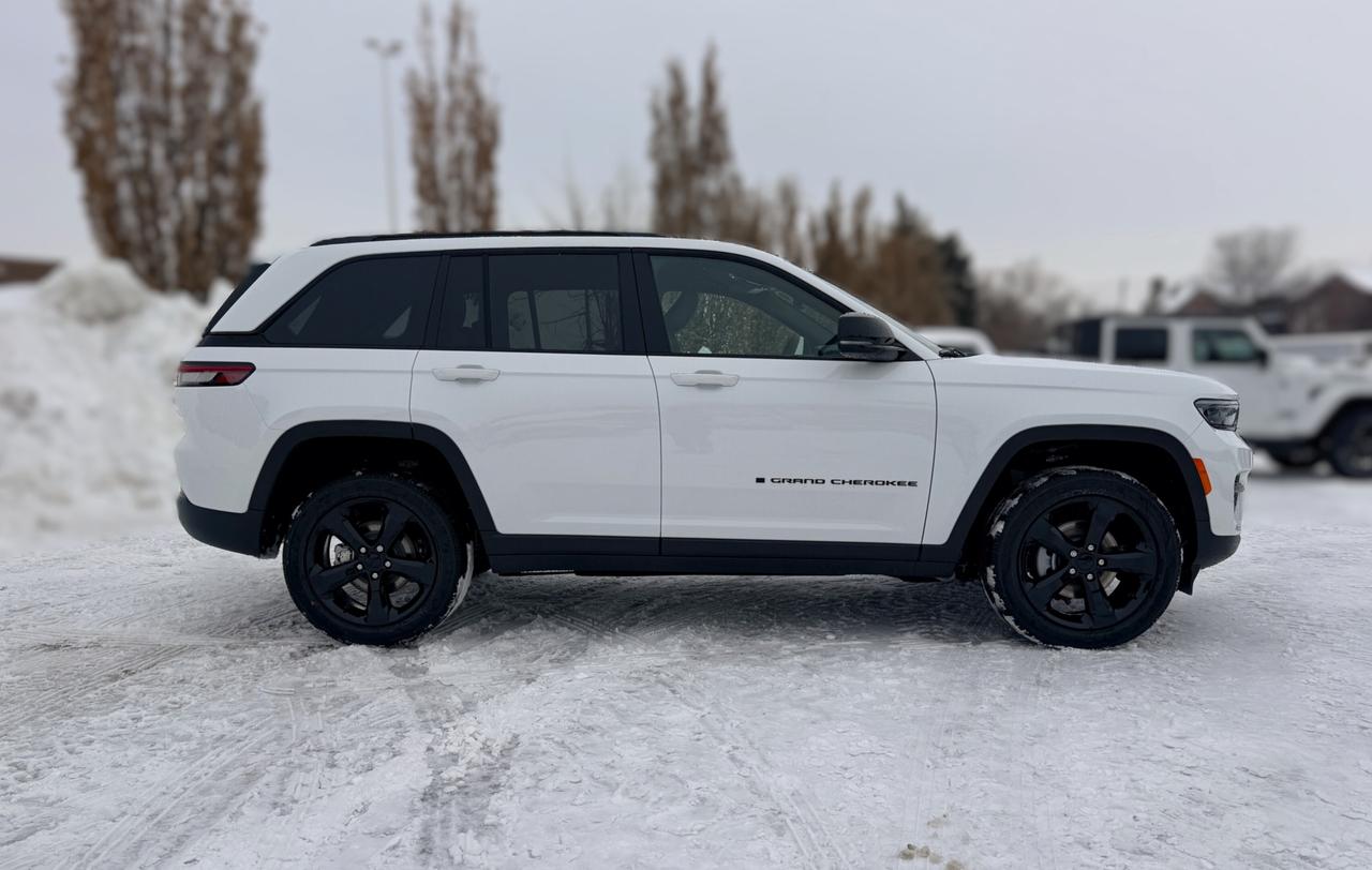 2025 Jeep Grand Cherokee ALTITUDE 4X4 Photo
