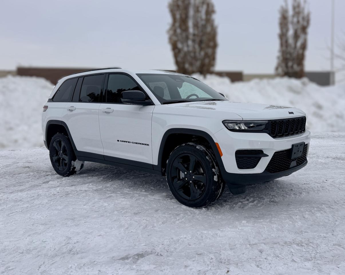 2025 Jeep Grand Cherokee ALTITUDE 4X4 Photo