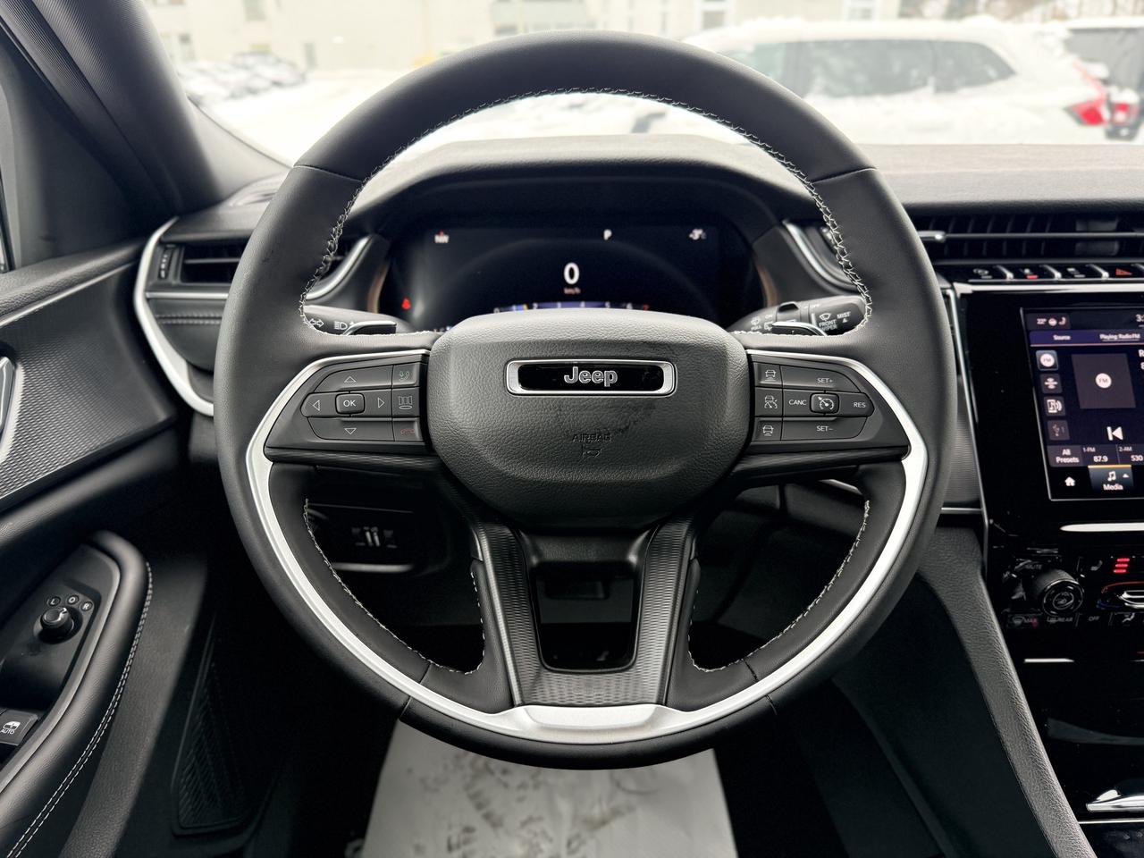 2025 Jeep Grand Cherokee ALTITUDE 4X4 Photo