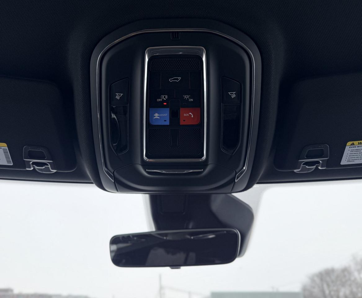 2025 Jeep Grand Cherokee ALTITUDE 4X4 Photo