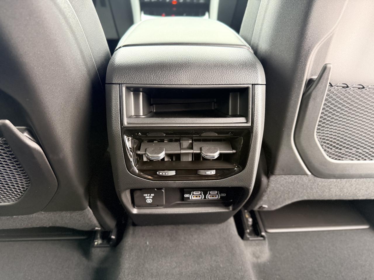 2025 Jeep Grand Cherokee ALTITUDE 4X4 Photo