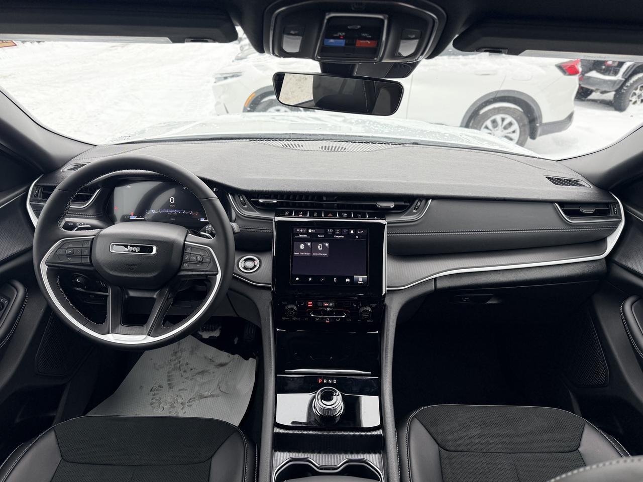 2025 Jeep Grand Cherokee ALTITUDE 4X4 Photo