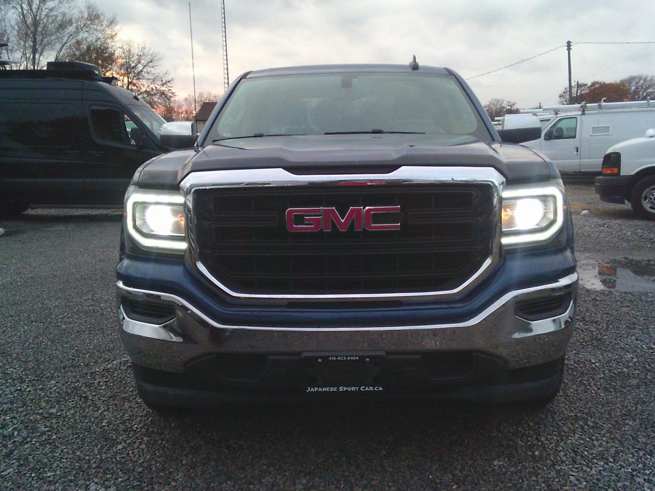 2017 GMC Sierra 1500 Pickup 2WD Crew Cab 143.5 + TOW PKG Photo2