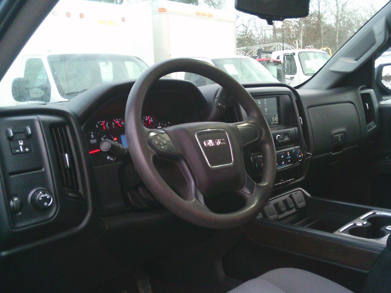 2017 GMC Sierra 1500 Pickup 2WD Crew Cab 143.5 - Photo #12