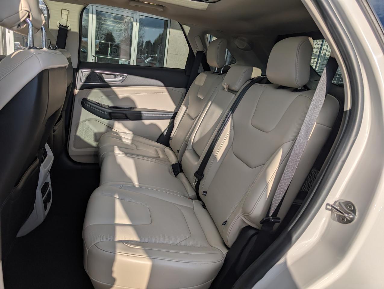 2019 Ford Edge Titanium Photo