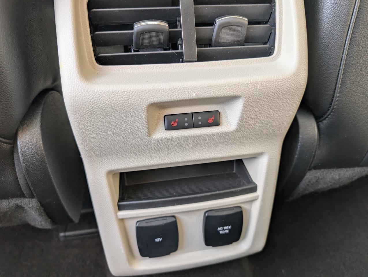 2019 Ford Edge Titanium Photo