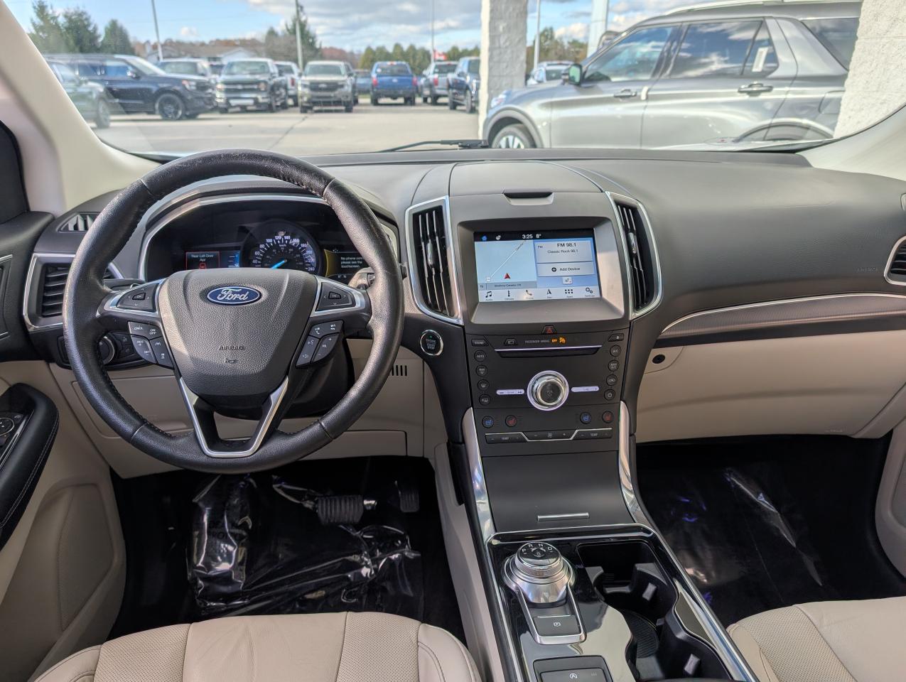 2019 Ford Edge Titanium Photo
