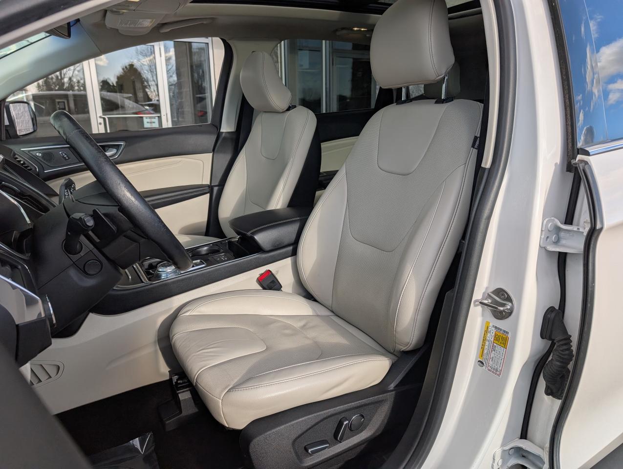 2019 Ford Edge Titanium Photo