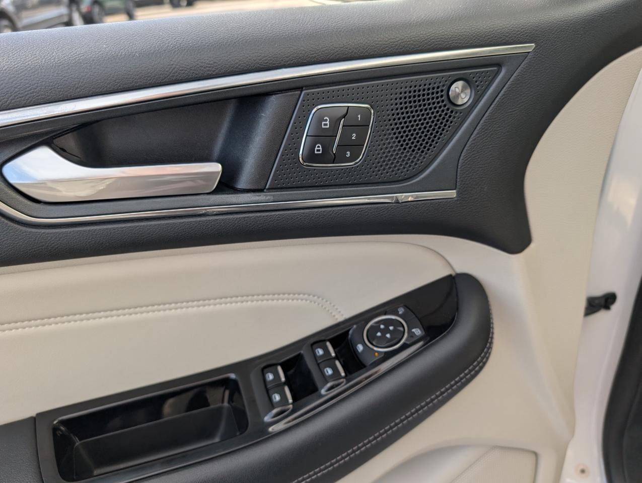 2019 Ford Edge Titanium Photo