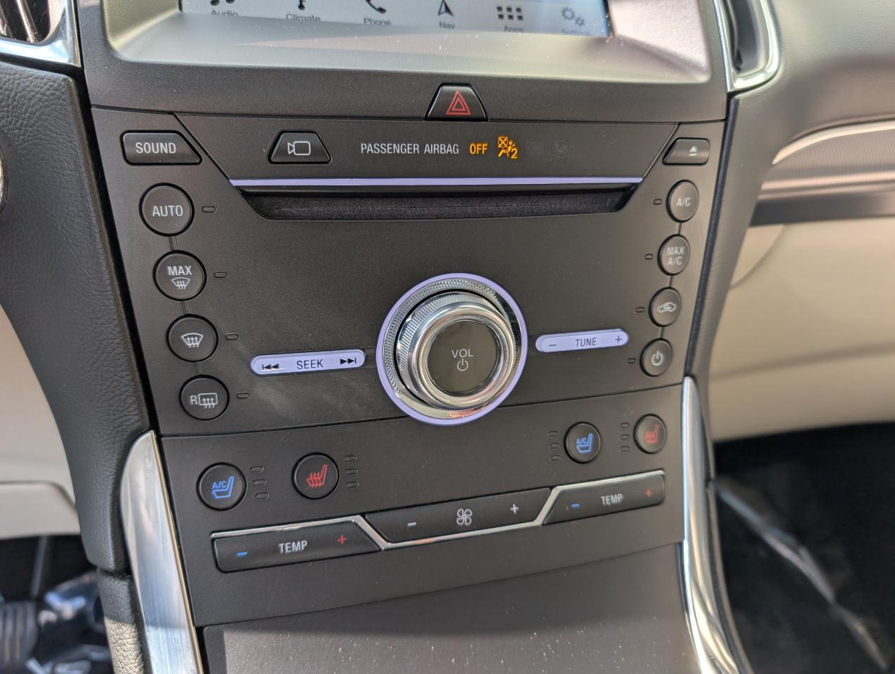 2019 Ford Edge Titanium Photo