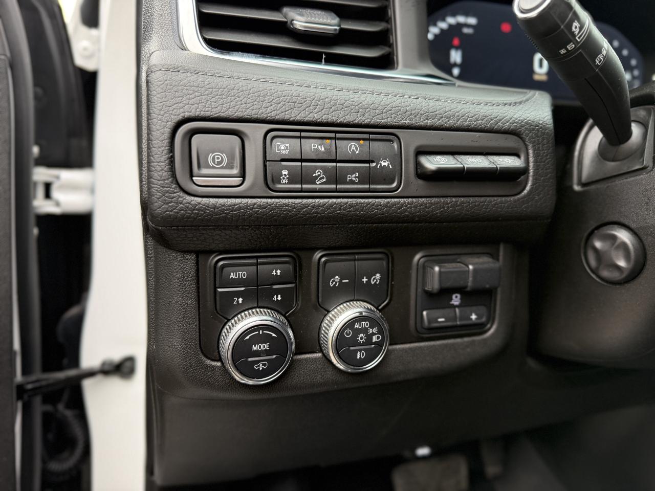 2023 GMC Yukon XL 4WD 4dr Denali | NAVIGATION | BOSE AUDIO | Photo