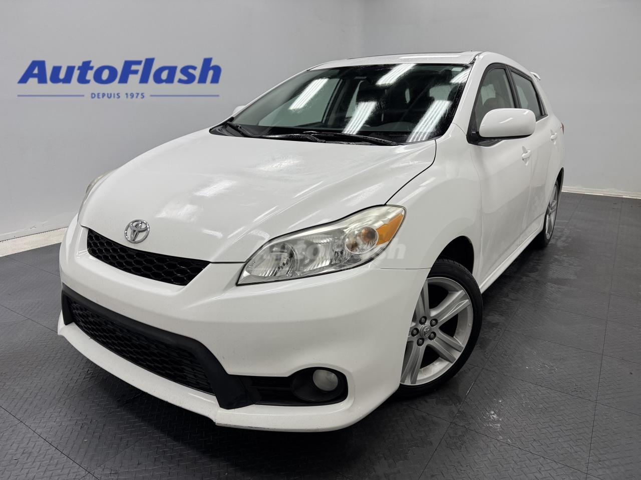 Used 2011 Toyota Matrix BLUETOOTH, TOIT OUVRANT, CLIMATISATION, MAG for sale in Saint-Hubert, QC