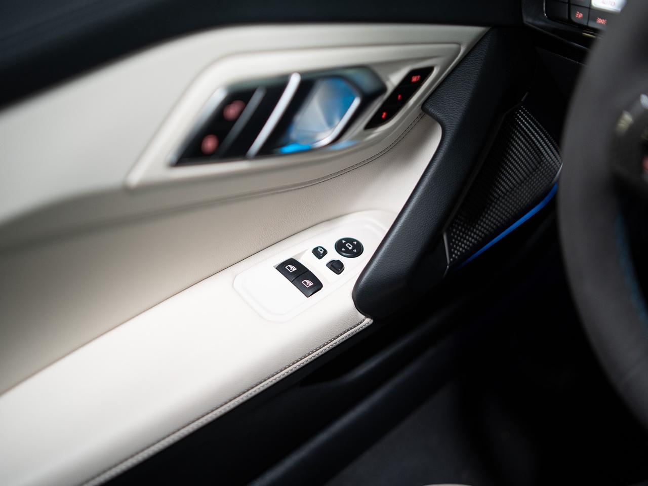 2021 BMW Z4 EDRIVE30i | ROADSTER | PREMIUM PKG | CARBON FIBRE Photo