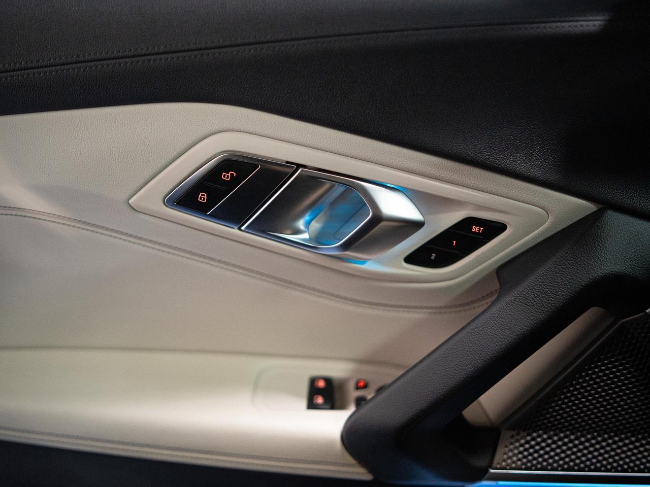 2021 BMW Z4 EDRIVE30i | ROADSTER | PREMIUM PKG | CARBON FIBRE Photo