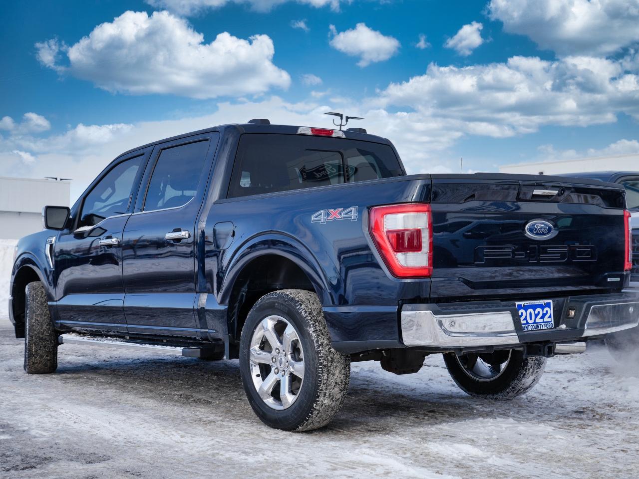 2022 Ford F-150 LARIAT | RARE BENCH SEAT OPTION |LOW KMS/ONE OWNER Photo