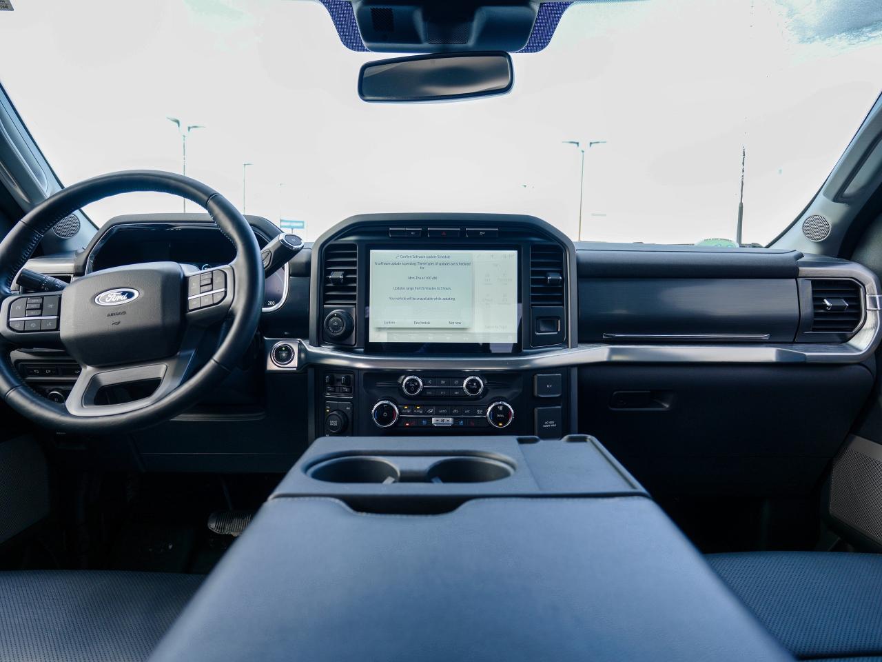 2022 Ford F-150 LARIAT | RARE BENCH SEAT OPTION |LOW KMS/ONE OWNER Photo