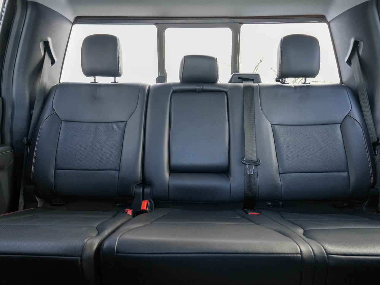 2022 Ford F-150 LARIAT | RARE BENCH SEAT OPTION |LOW KMS/ONE OWNER Photo