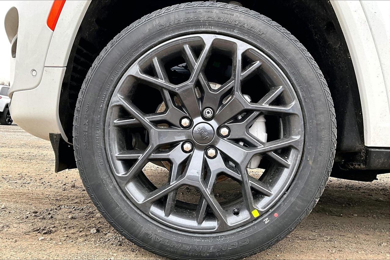 2025 Jeep Grand Cherokee SUMMIT | High Altitude | Lux Tech 5 | Adv Pro Tech Photo