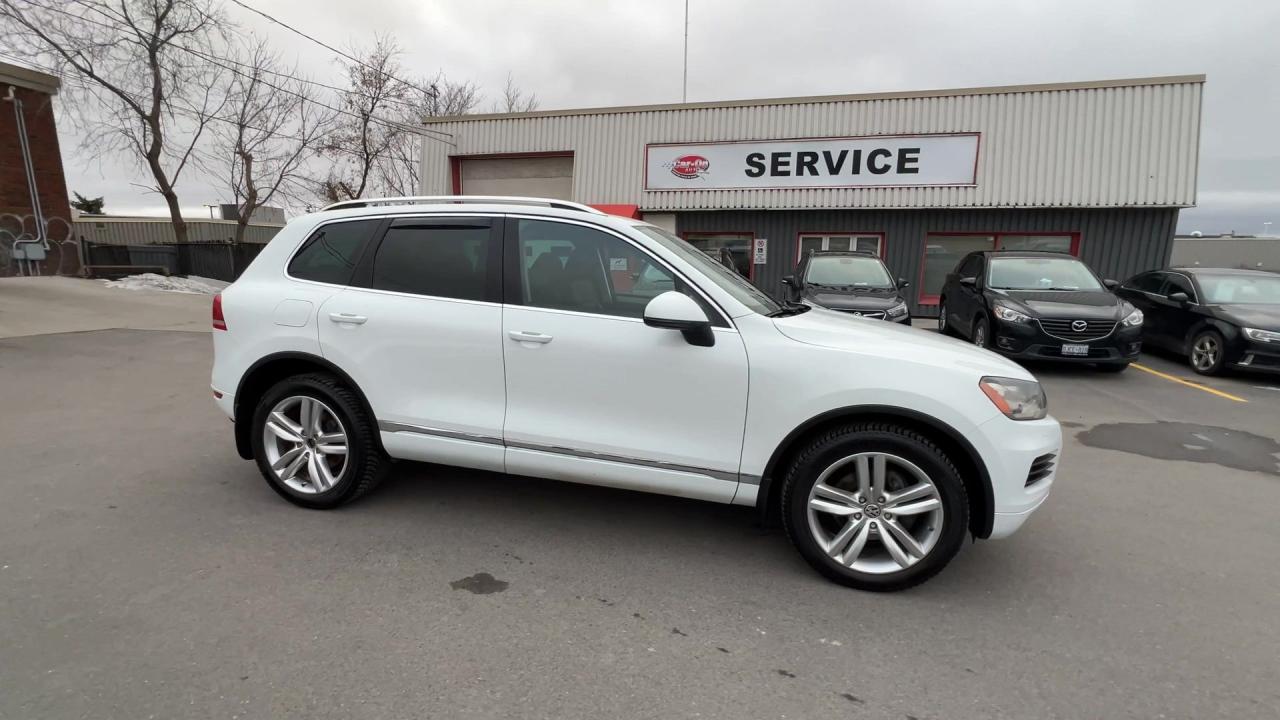 2013 Volkswagen Touareg COMFORTLINE SPORT AWD | HTD LEATHER | PANO ROOF Photo