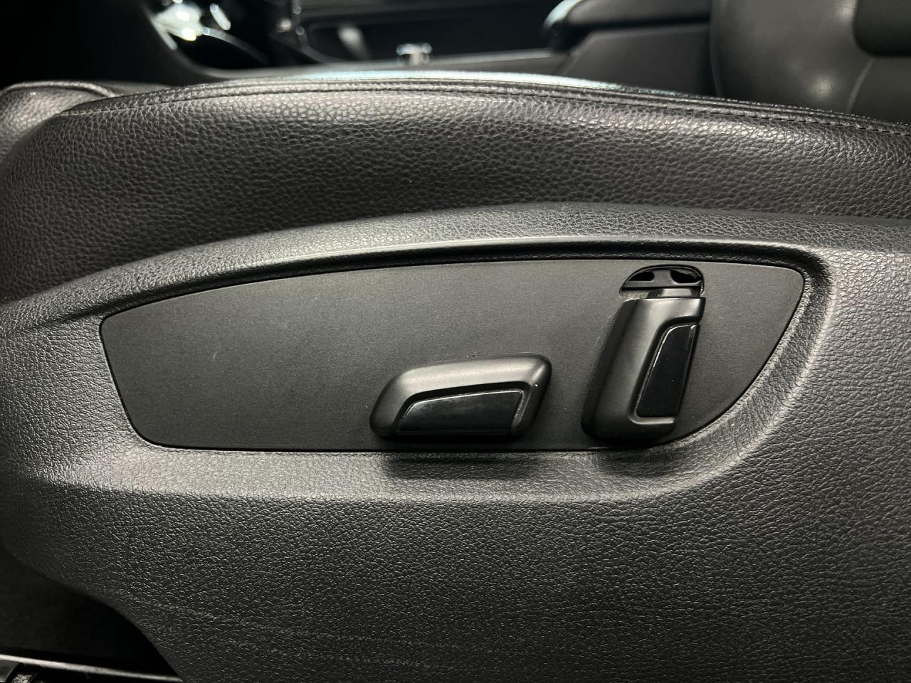 2013 Volkswagen Touareg COMFORTLINE SPORT AWD | HTD LEATHER | PANO ROOF Photo