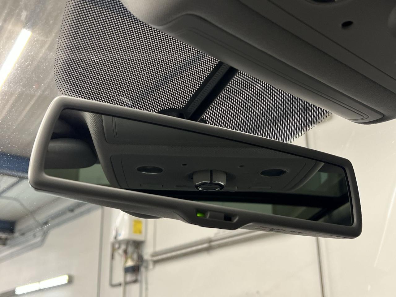 2013 Volkswagen Touareg COMFORTLINE SPORT AWD | HTD LEATHER | PANO ROOF Photo