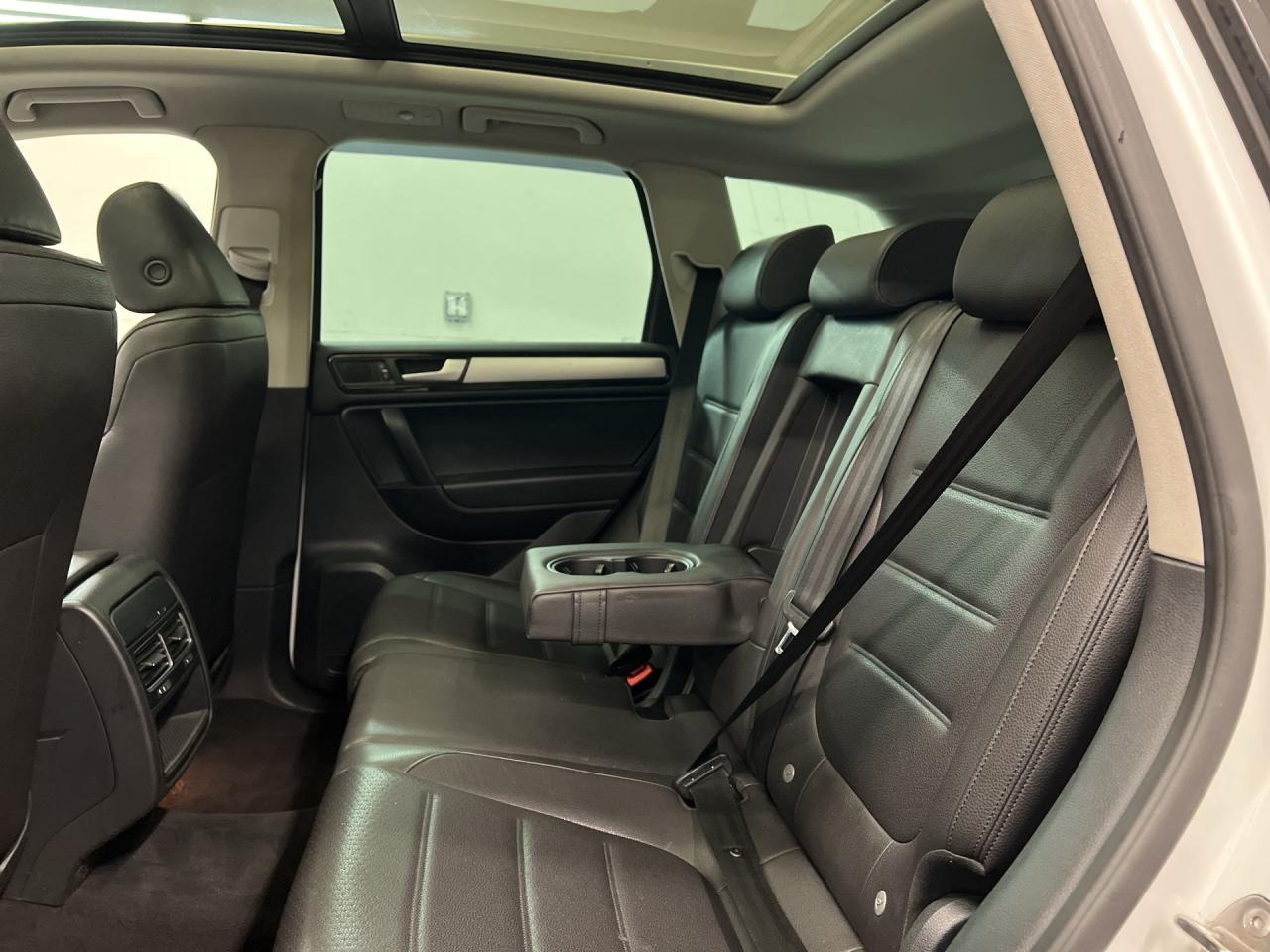 2013 Volkswagen Touareg COMFORTLINE SPORT AWD | HTD LEATHER | PANO ROOF Photo