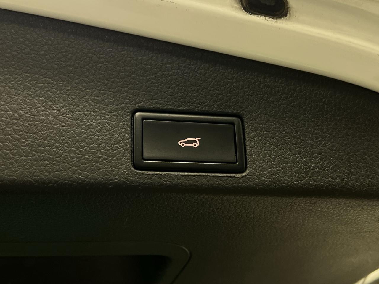 2013 Volkswagen Touareg COMFORTLINE SPORT AWD | HTD LEATHER | PANO ROOF Photo