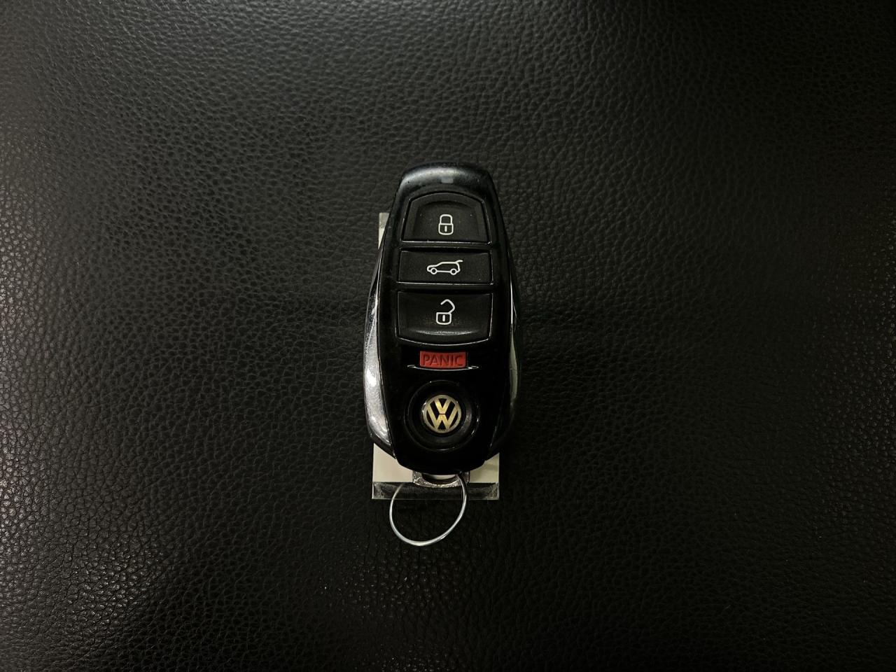 2013 Volkswagen Touareg COMFORTLINE SPORT AWD | HTD LEATHER | PANO ROOF Photo