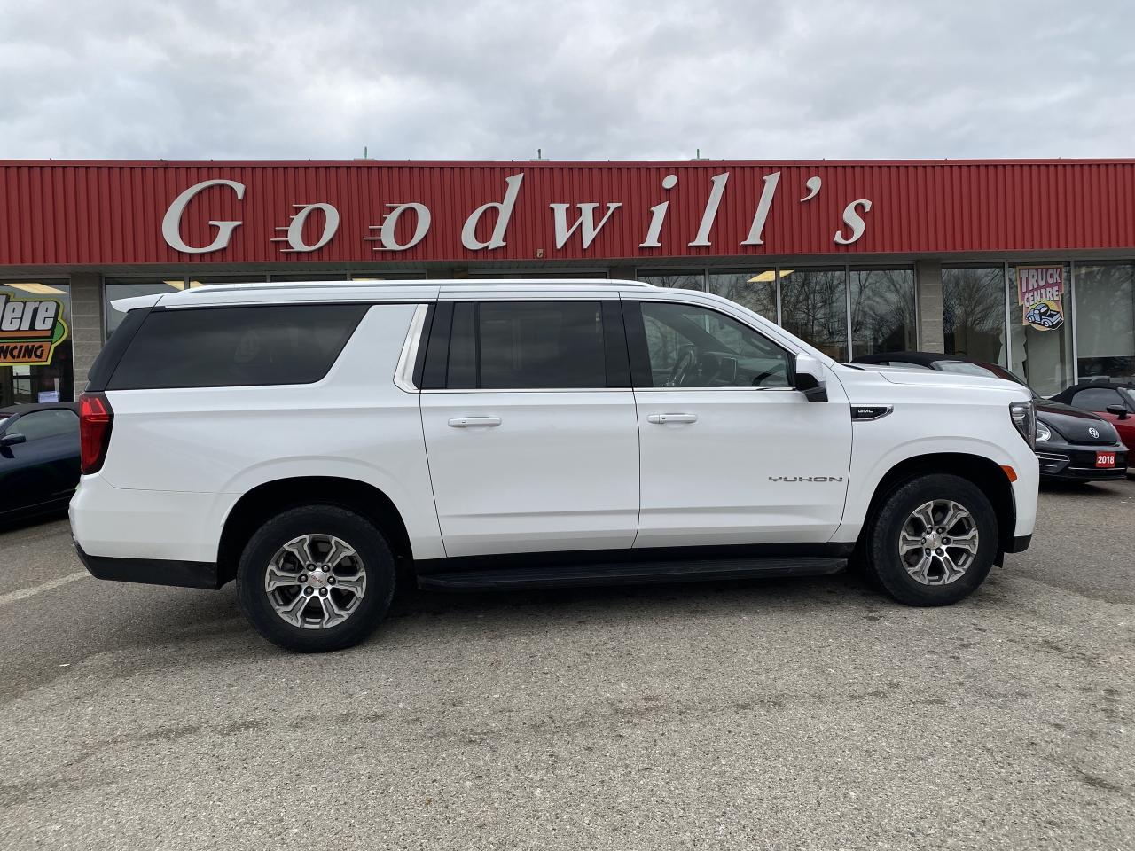 Used 2021 GMC Yukon XL SLE, 8 PASS, CLEAN CARFAX, REMOTE START! for sale in London, ON