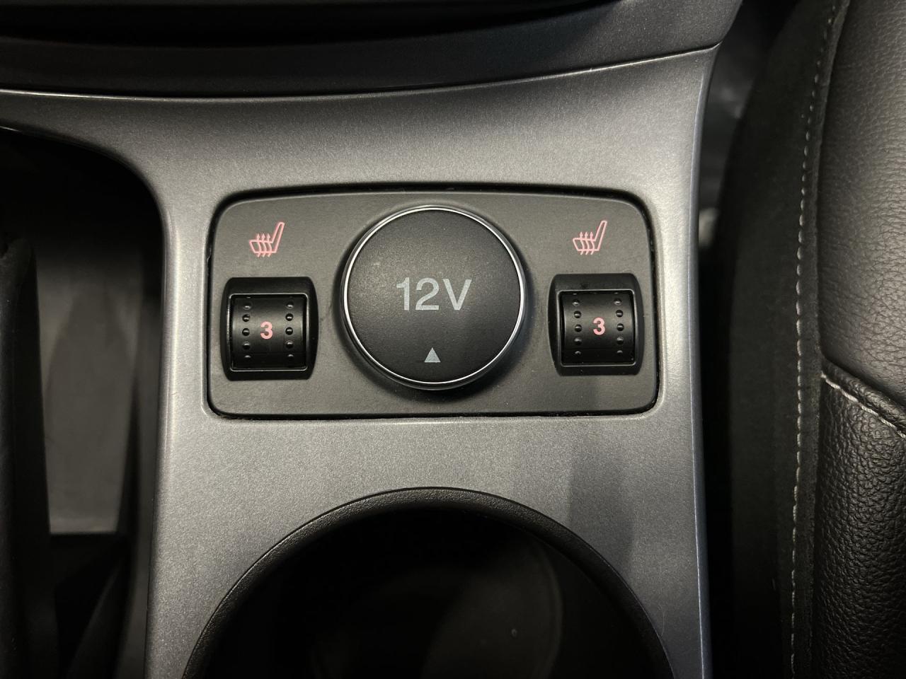 2015 Ford Escape SE AWD | LOW KMS! | HTD LEATHER | 19IN ALLOYS| NAV Photo